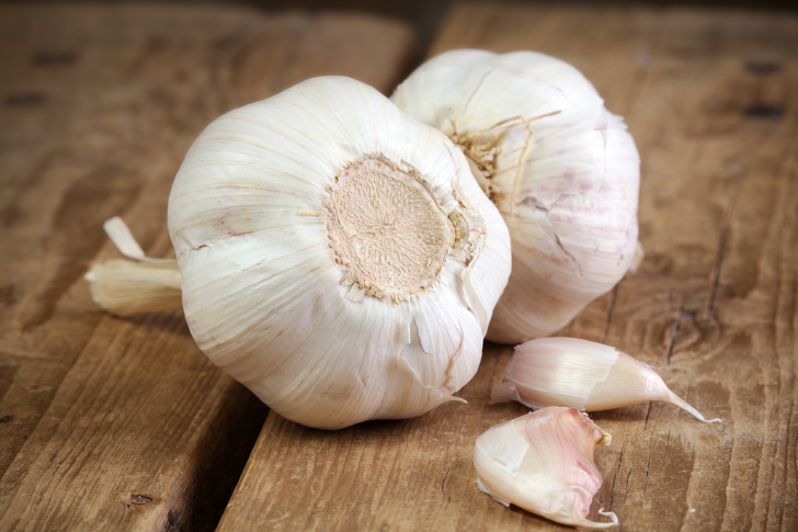 Organic Garlic Whole And Cloves