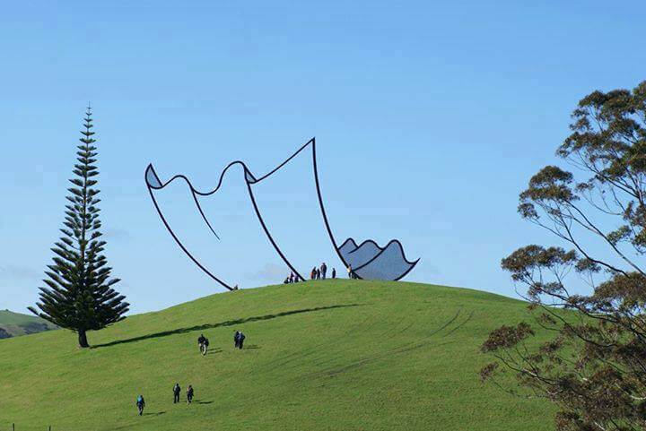 30 Of The World's Most Incredible Sculptures That Took Our Breath Away   Cartoon Kleenex Sculpture, New Zealand