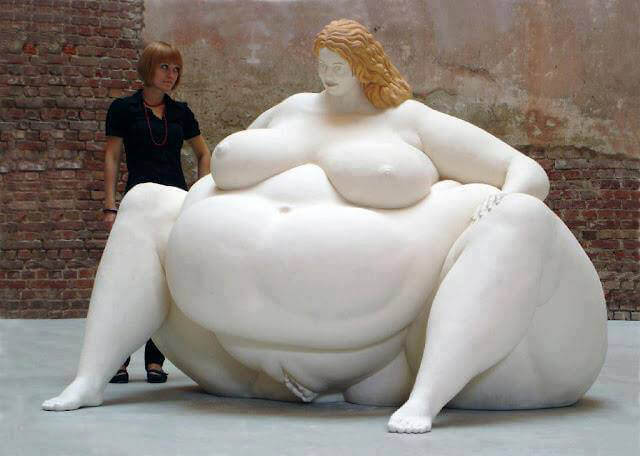 30 Of The World's Most Incredible Sculptures That Took Our Breath Away   Fat Lady Statue In San Jos_, Costa Rica