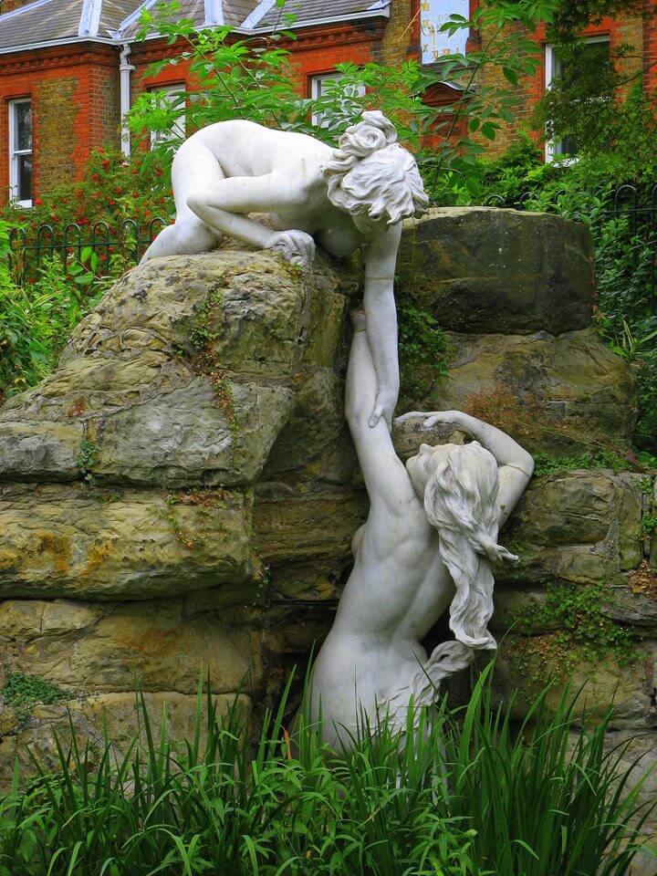 30 Of The World's Most Incredible Sculptures That Took Our Breath Away   Water Nymphs, York House Gardens Oxford, England