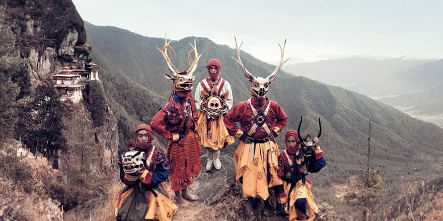 21 Stunning Pictures Of Isolated Tribes From All Around The Globe 4