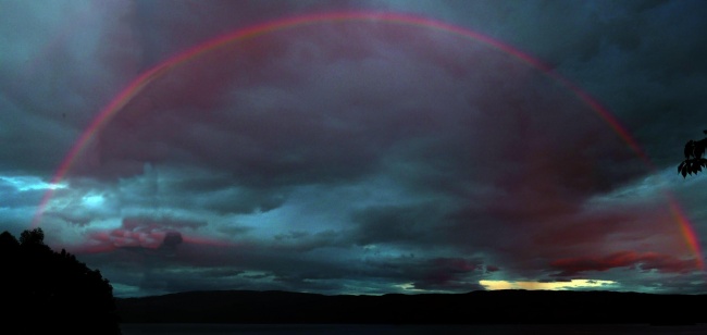 22 Breathtaking Images Of Things You've Never Seen Before   Blood Red Rainbow