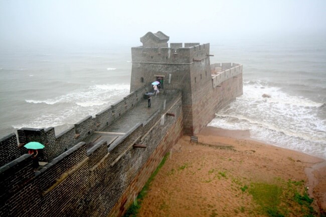 22 Breathtaking Images Of Things You've Never Seen Before   The End Of The Great Wall Of China