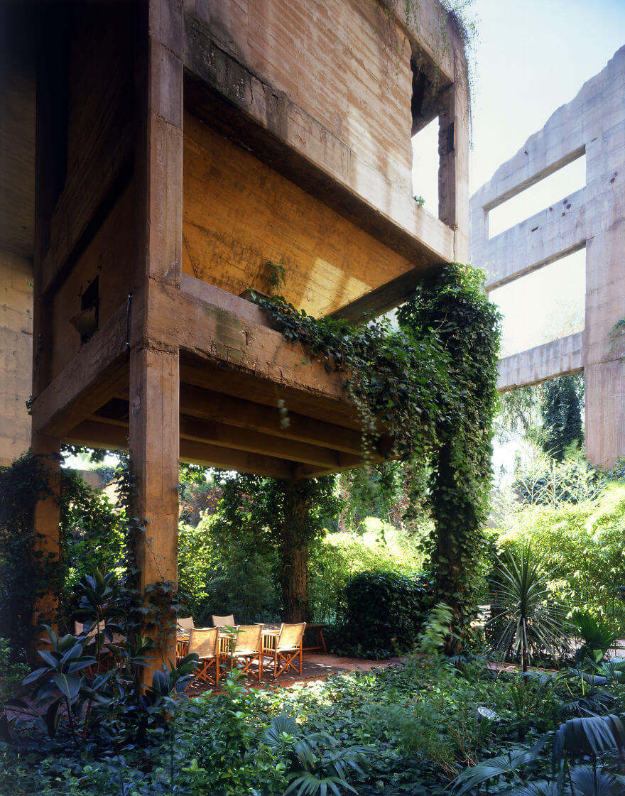 Architect Has Transformed An Old Cement Factory Into His House, And The Interior Is Mindblowing 4
