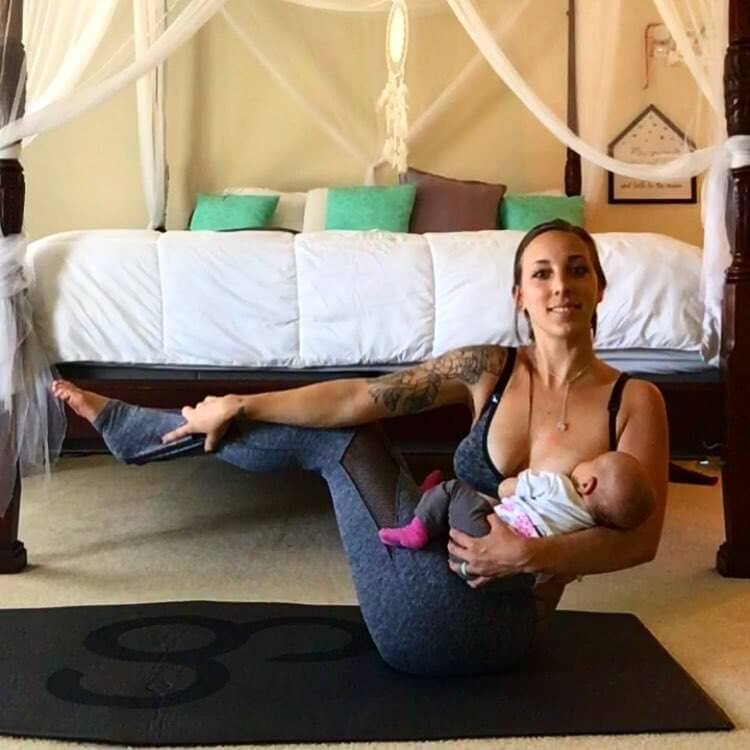 Mind Blowing Pictures Of Woman Who Is Doing Yoga Poses While Breastfeeding Her Baby 18