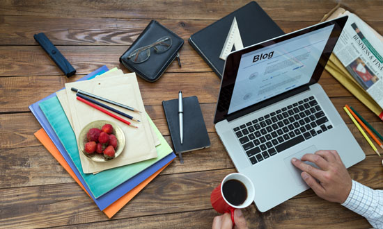Copywriter Working