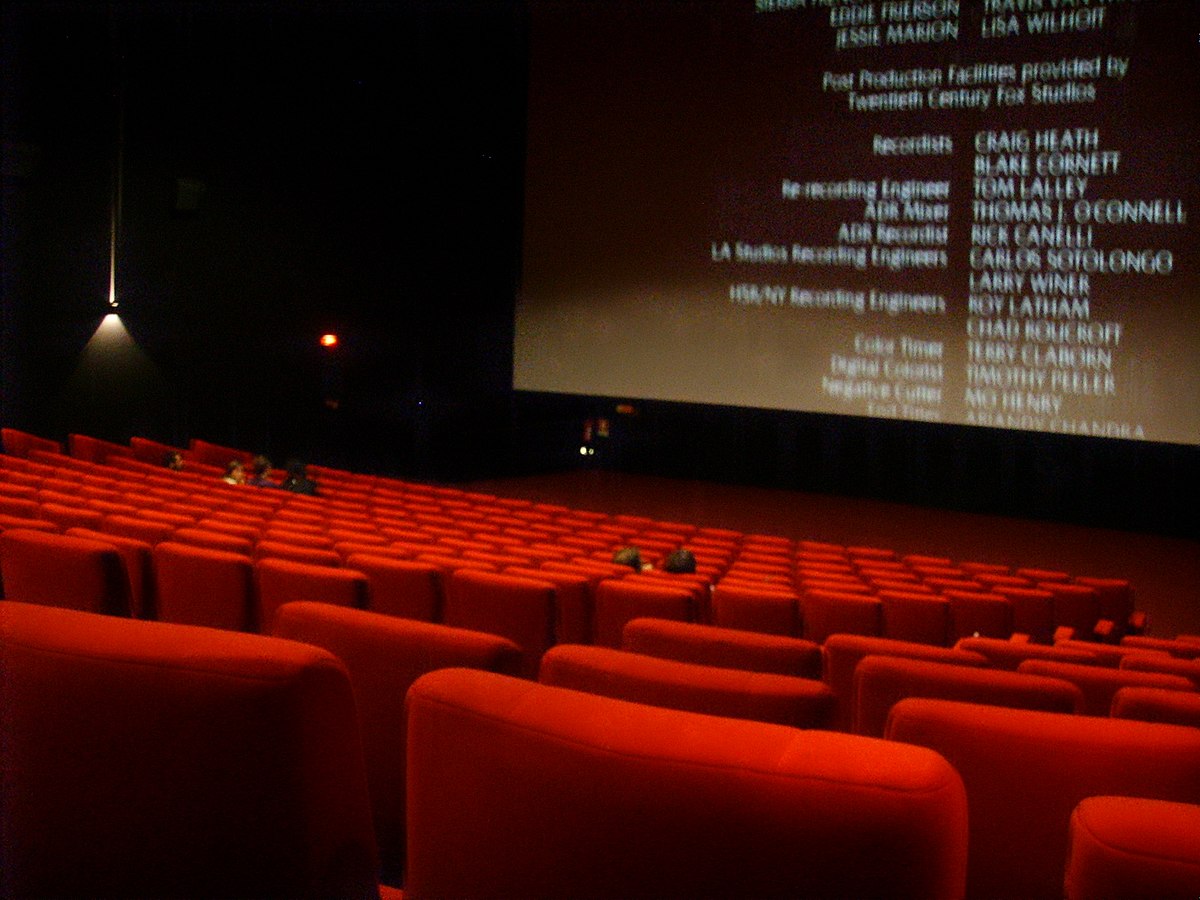 1200px Interno_di_un_sala_da_cinema