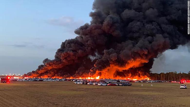 200405151410 01 Southwest Florida International Airport Car Fire Exlarge 169