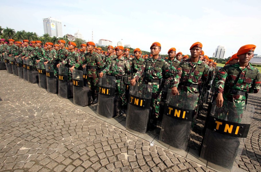 03_Apel_bersama_TNI_POLRI_amankan_pilkada_2017_JOE2 909x600