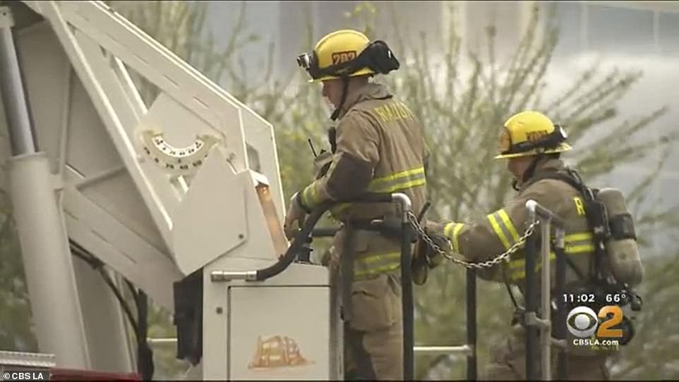 29279508 8393533 At_least_five_fire_engines_were_on_site_tackling_the_blaze_as_th A 36_1591399361777