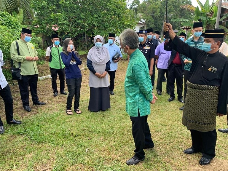 Agong 4