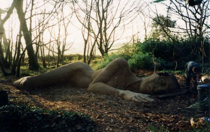 Maid Sculpture 9 5ed9f98515d27__700