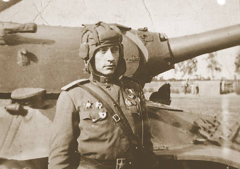 Zinoviy Kolobanov In 1940 Put The Most Accurate Tanker