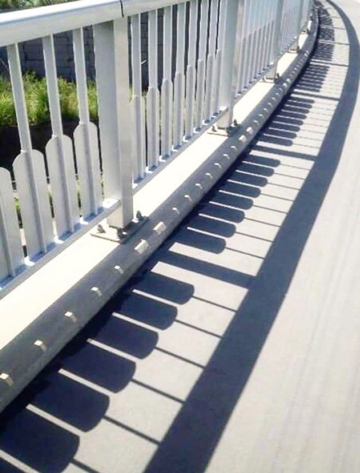 Piano Shadow