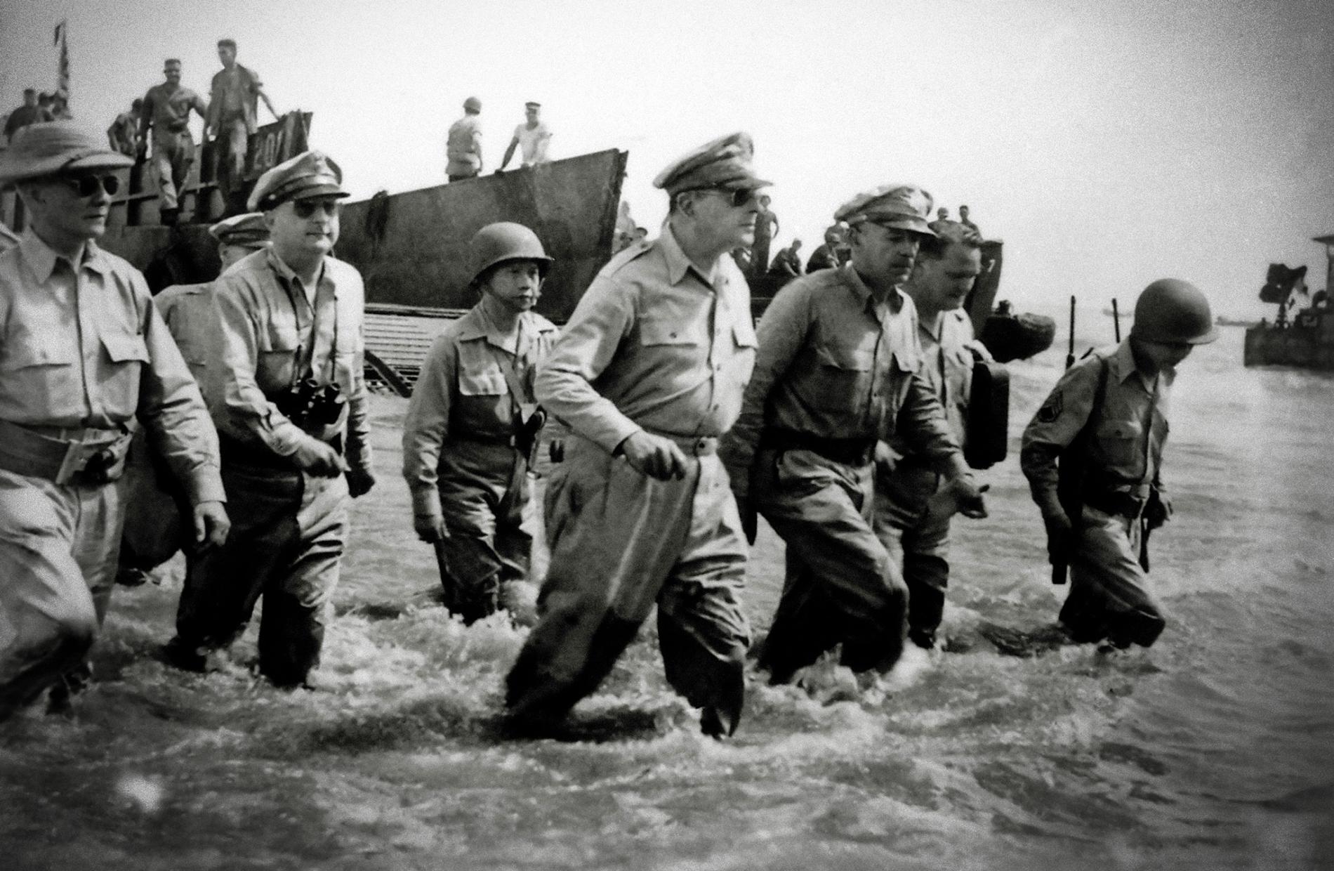 Macarthur Leyte.adapt.1900.1