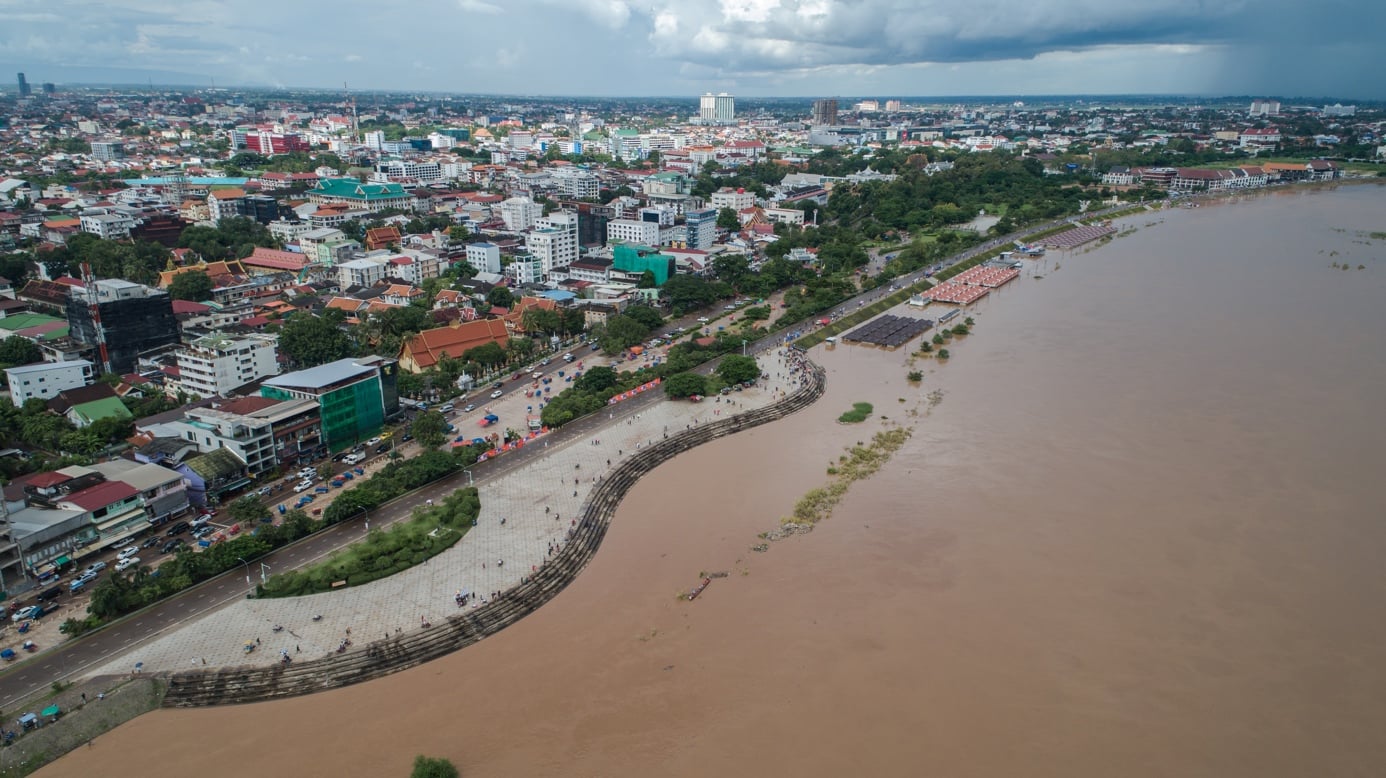 A_new_night_market_along_the_mekong_river_in_Lao_capital_city_is