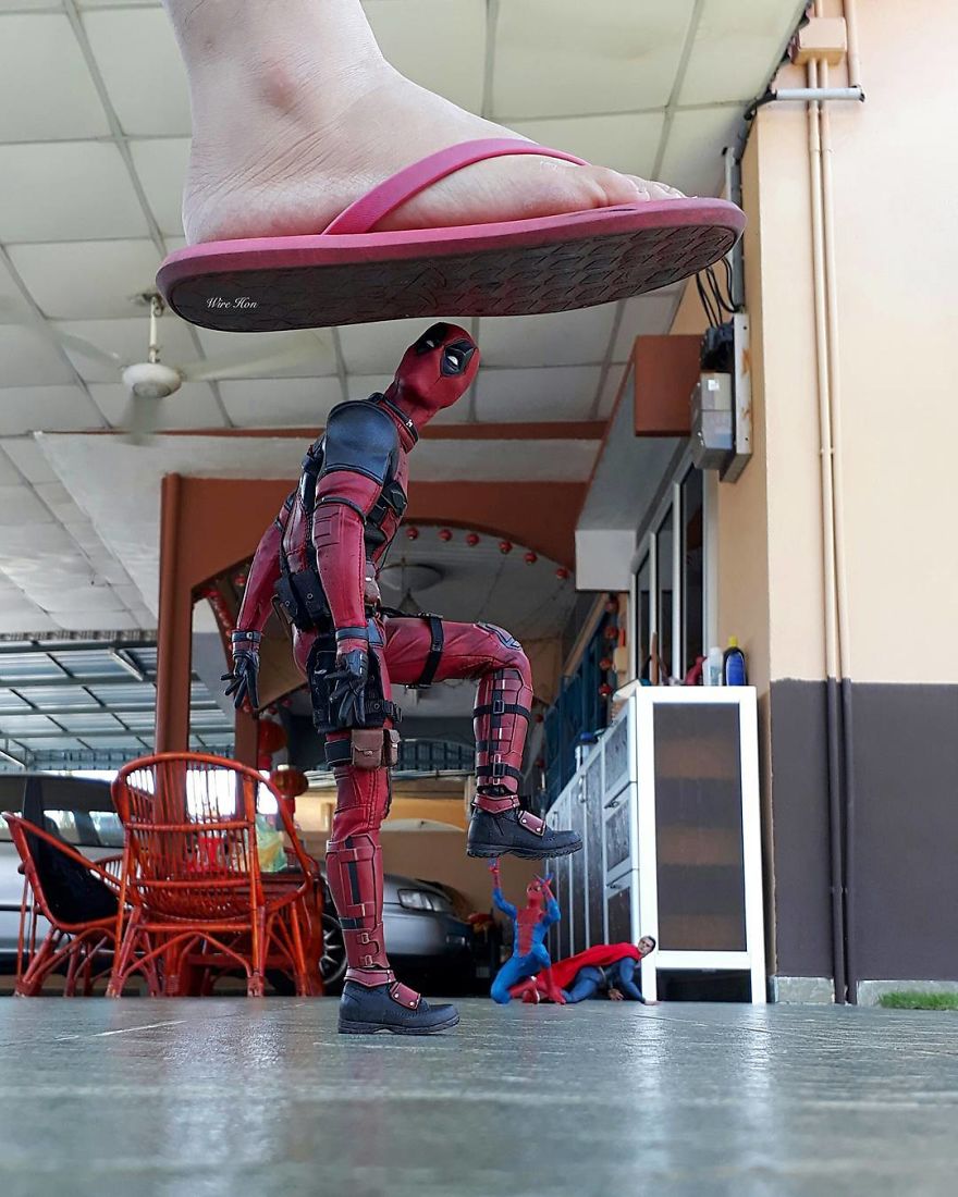 With Just One Smartphone Man Makes Incredible Pictures Of Him With Toy Superheroes Using Perspective 5b87a81ebb116__880