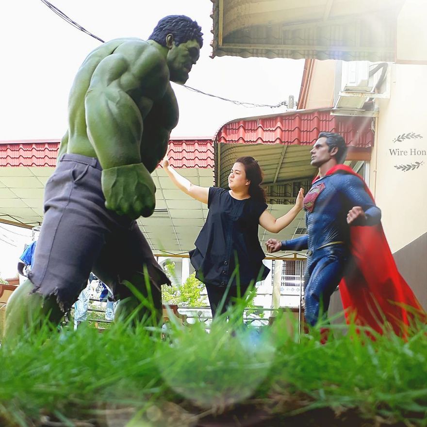 With Just One Smartphone Man Makes Incredible Pictures Of Him With Toy Superheroes Using Perspective 5b87a8245d313__880