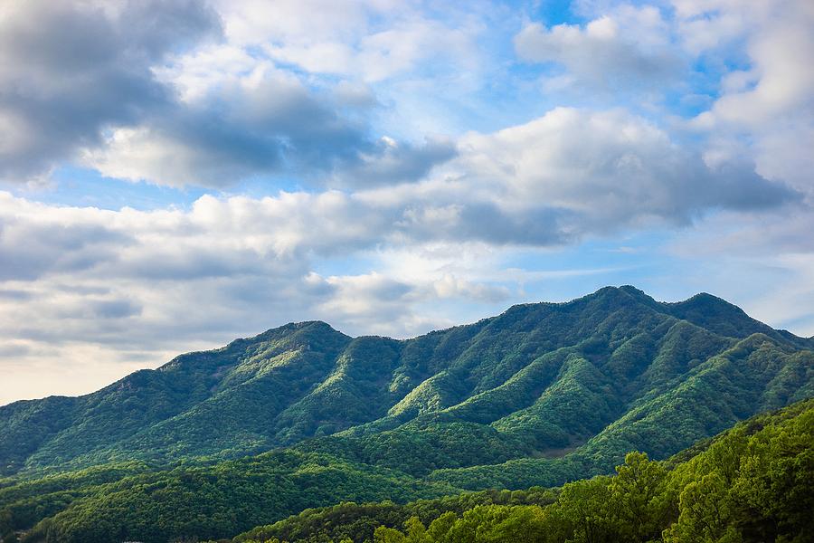 Mountain And Sky Hyuntae Kim