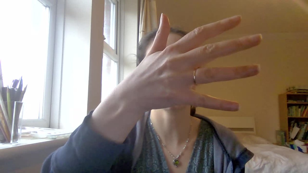 1200px Woman_counting_on_fingers.webm