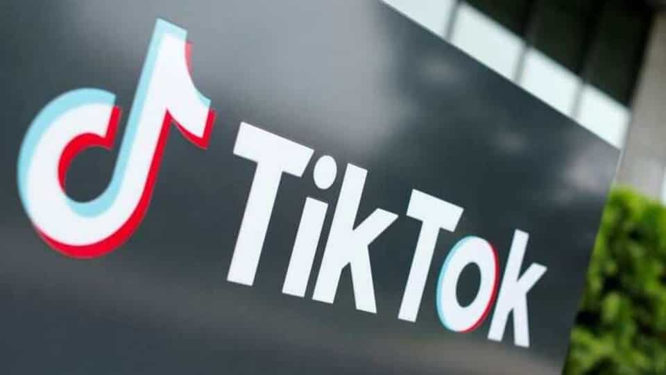 2020 11 02T165841Z_1_LYNXMPEGA11AE_RTROPTP_3_PAKISTAN TIKTOK_1604393469489_1604393488201