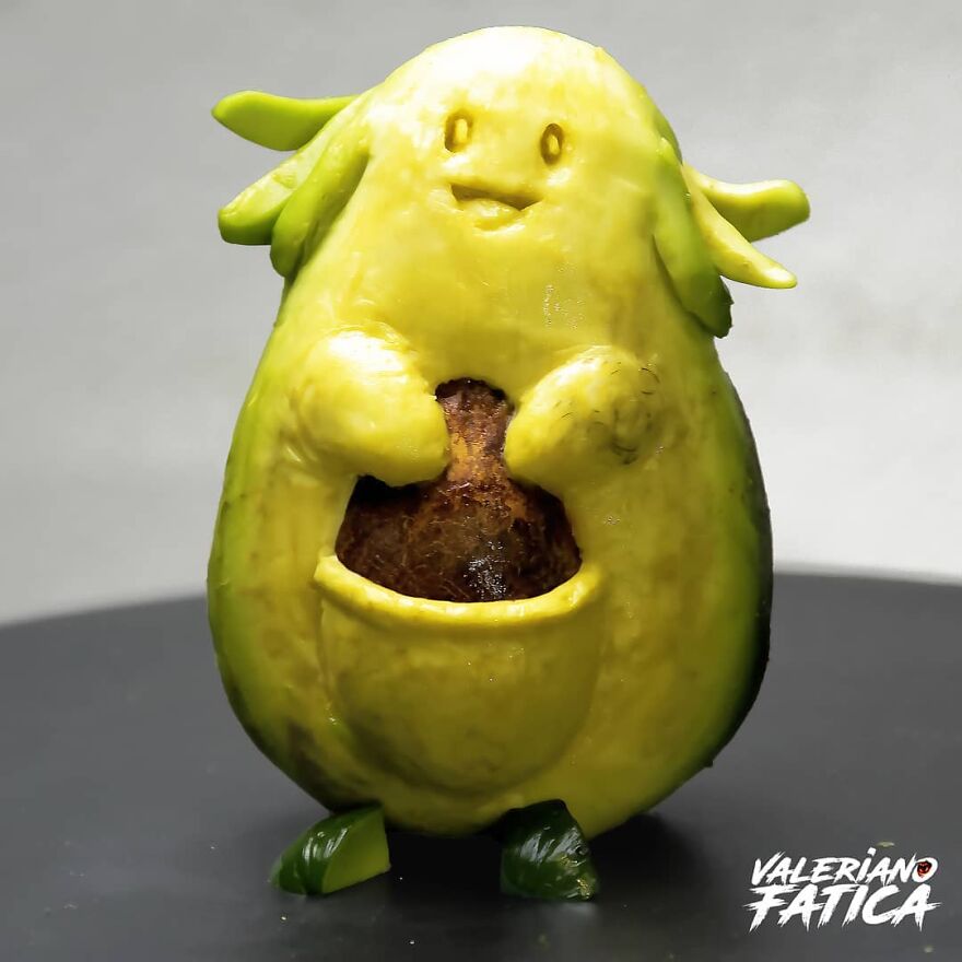 Artist Uses Fruits And Vegetables To Create Amazing Sculptures 602f6fefe7f35__880