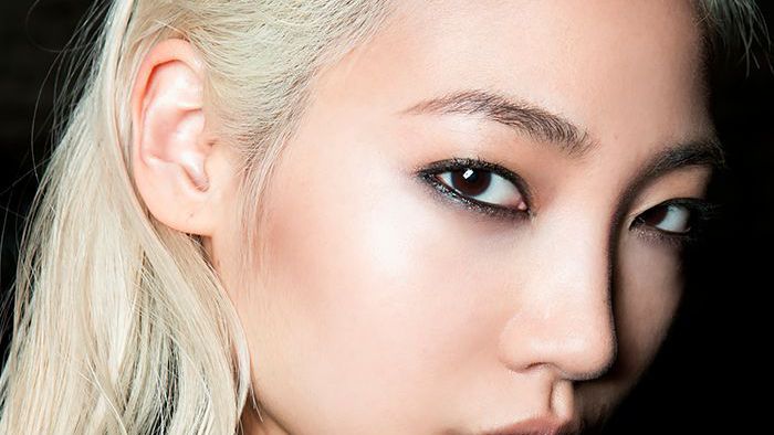 Eyemakeupasianwoman C5bca7e8ad1a4aff97aff8b556852bd2