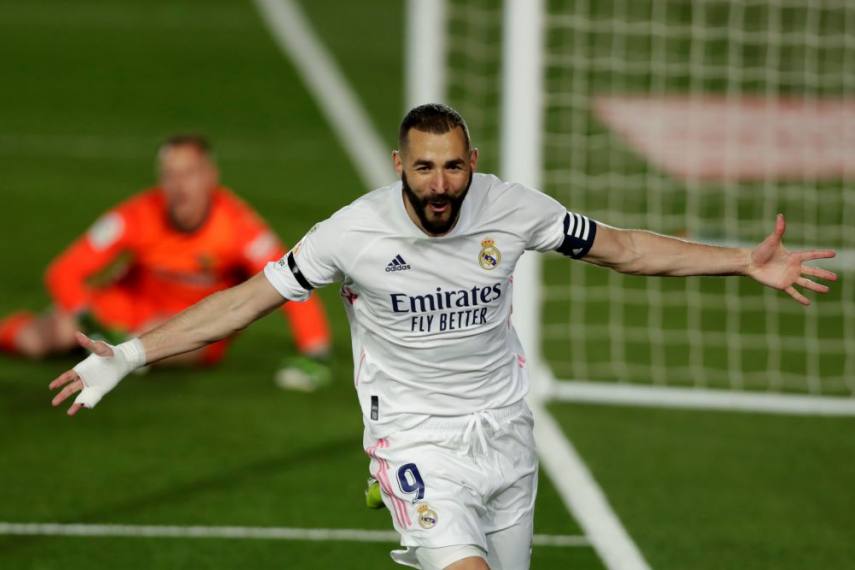 Karim_Benzema_Ral_Madrid_El_Casico_AP_571_855