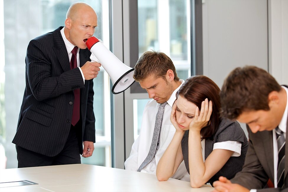 12182017+c Level Listening The Beliefs And Behaviors That Make Executives Bad Listeners