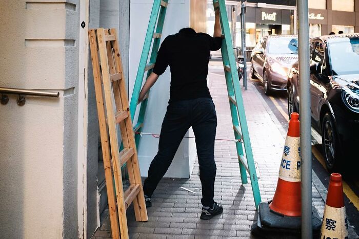 Street Photography Edas Wong 145 5fc5f5e2f3a16__700