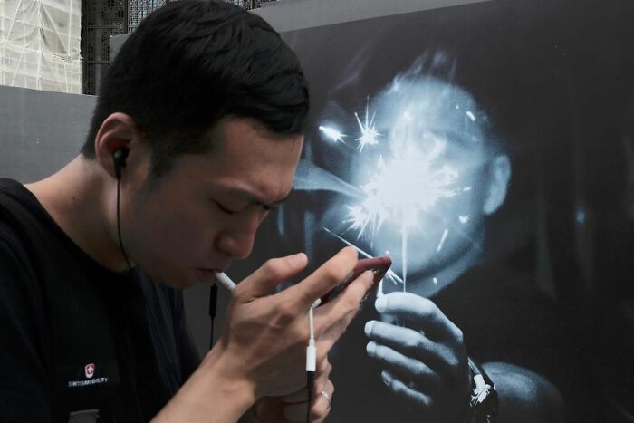 Street Photography Edas Wong 91 5fc5f58169c67__700