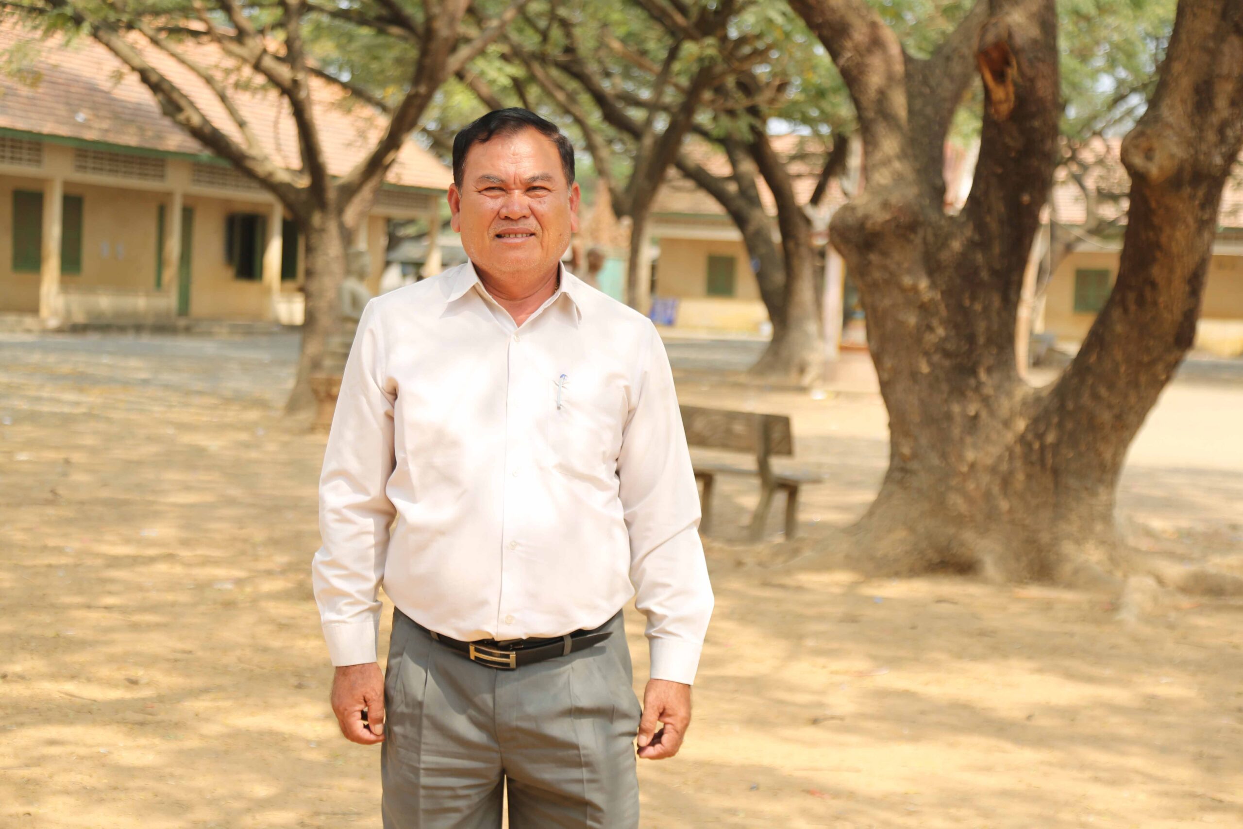 ឡុញ នាង