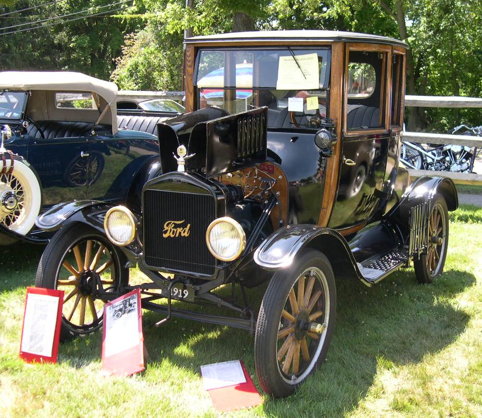 1919_Ford_Model_T_Highboy_Coupe