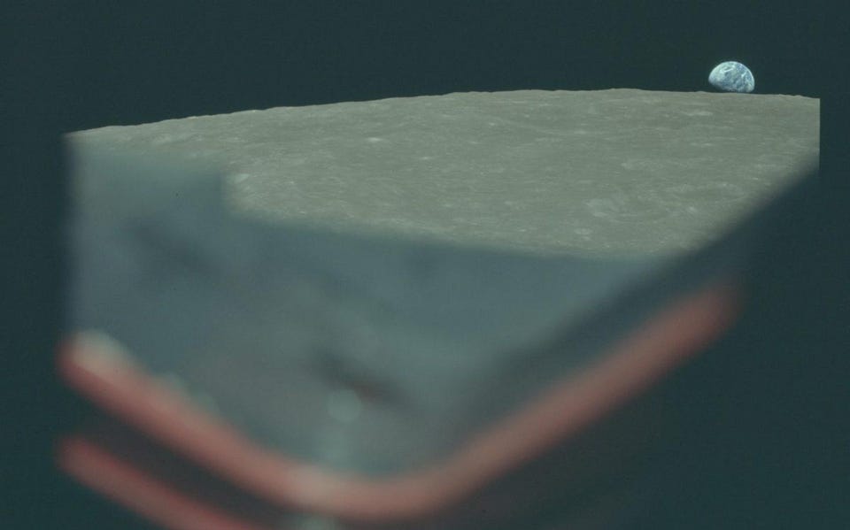 Https___blogs Images.forbes.com_startswithabang_files_2018_12_Earth From Apollo 8 1200x749