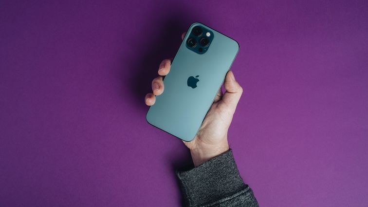 Iphone 12 Pro Max Product Promo Hoyle 2021