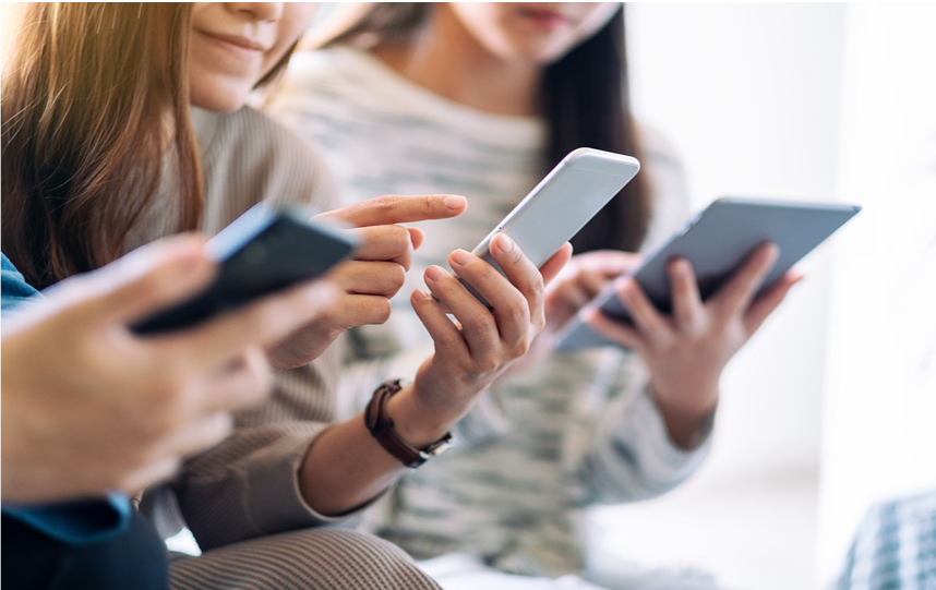 ២