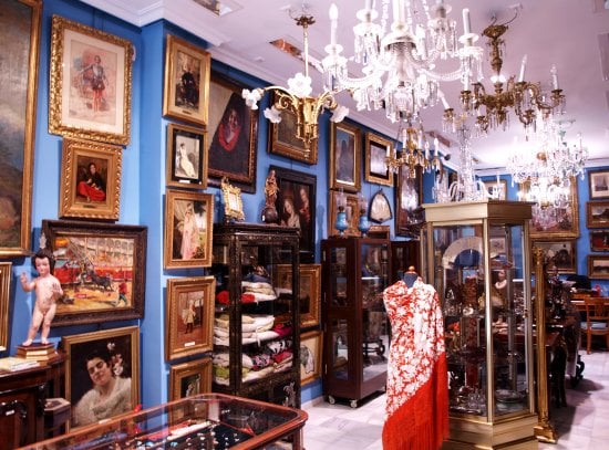 Interior De La Tienda