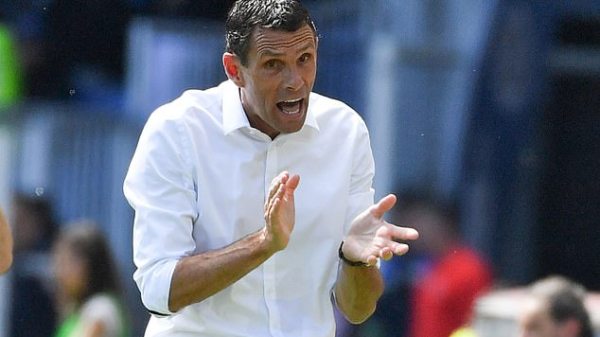 49120769 10088023 Former_Uruguay_international_Gus_Poyet_believes_that_Cavani_must M 58_1634129796005 K0xP3T