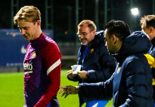 Frenkie De Jong And Xavi 640x443