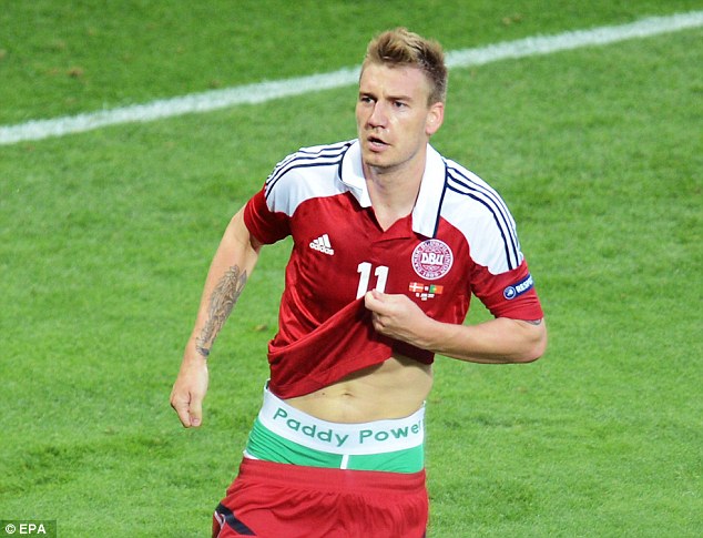 139816B8000005DC 3455867 Bendtner_also_received_a_suspension_and_a_fine_after_revealing_h A 24_1455968771051