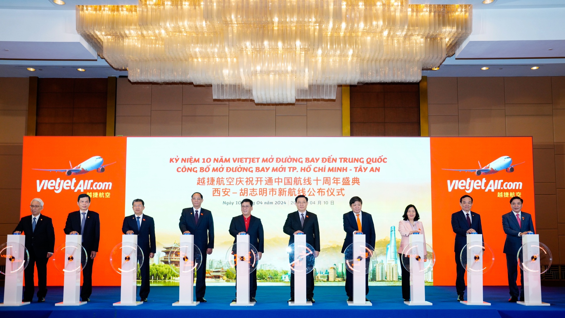Vietjet’s_ceremony_to_announcement_of_Ho_Chi_Minh_City_–_Xi’an_new (1)