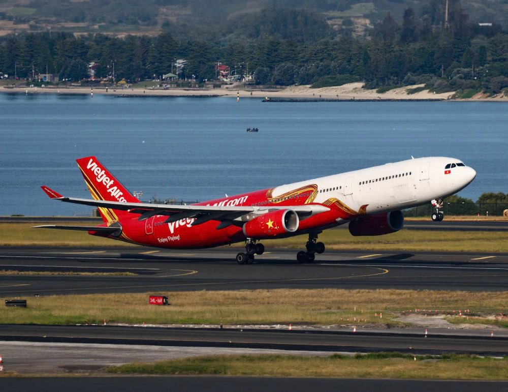 Vietjet Aircraft Take Off_1 2