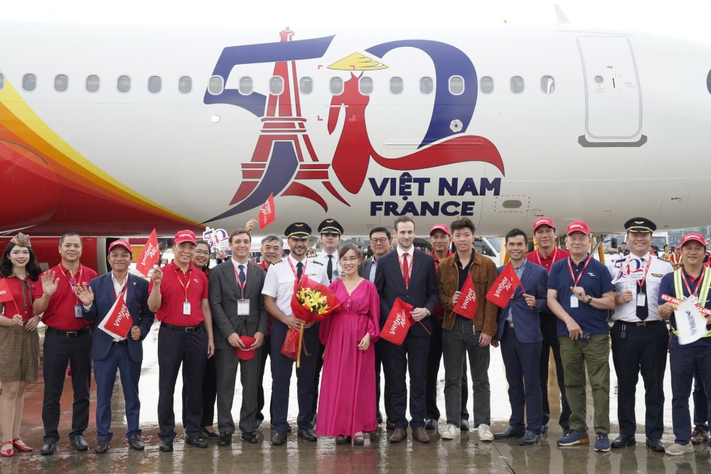 Vietjet_welcomes_an_A321_aircraft_with_a_special_livery_commemorating 2