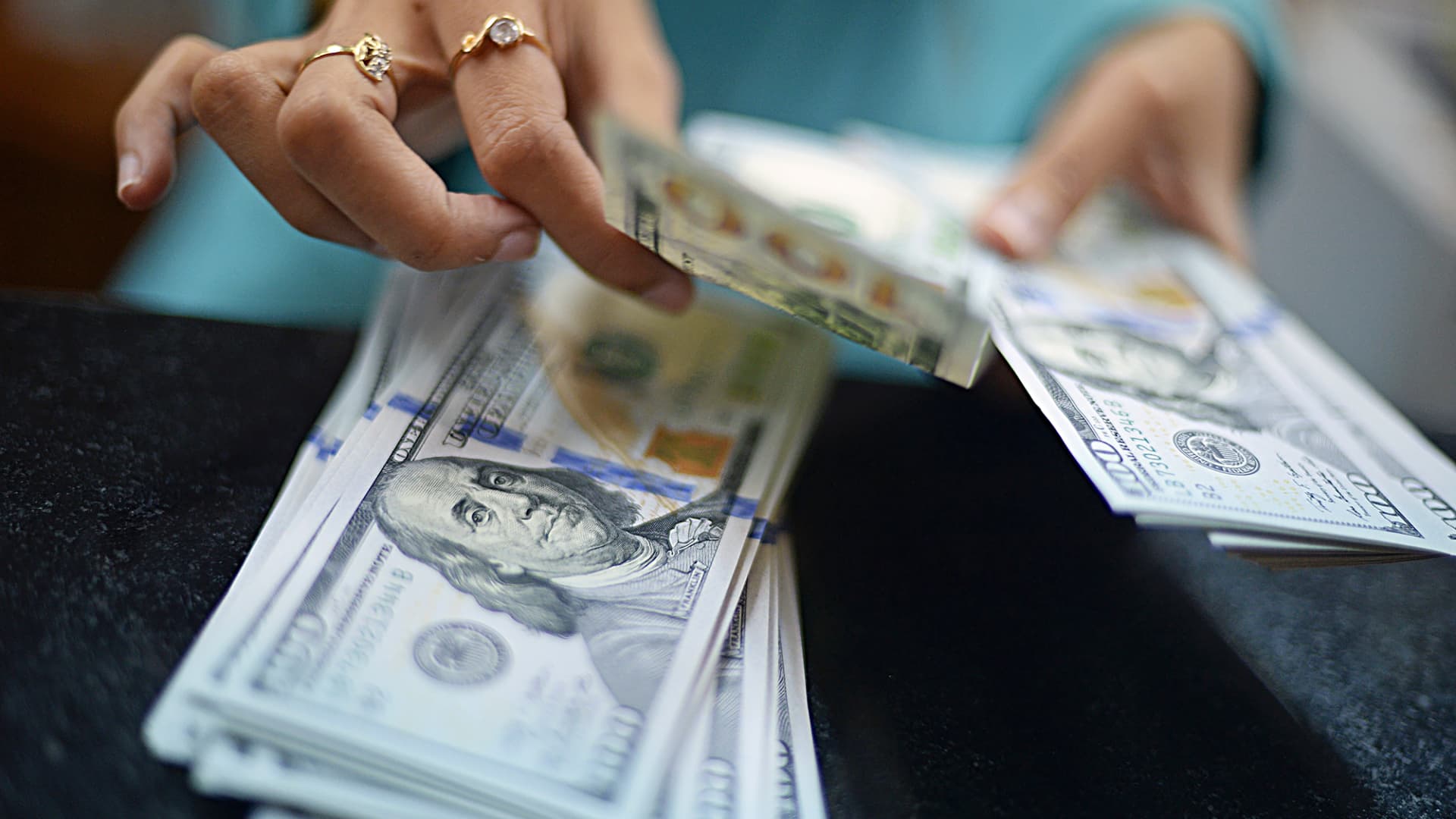 102425124 Currency Exchange Dollar