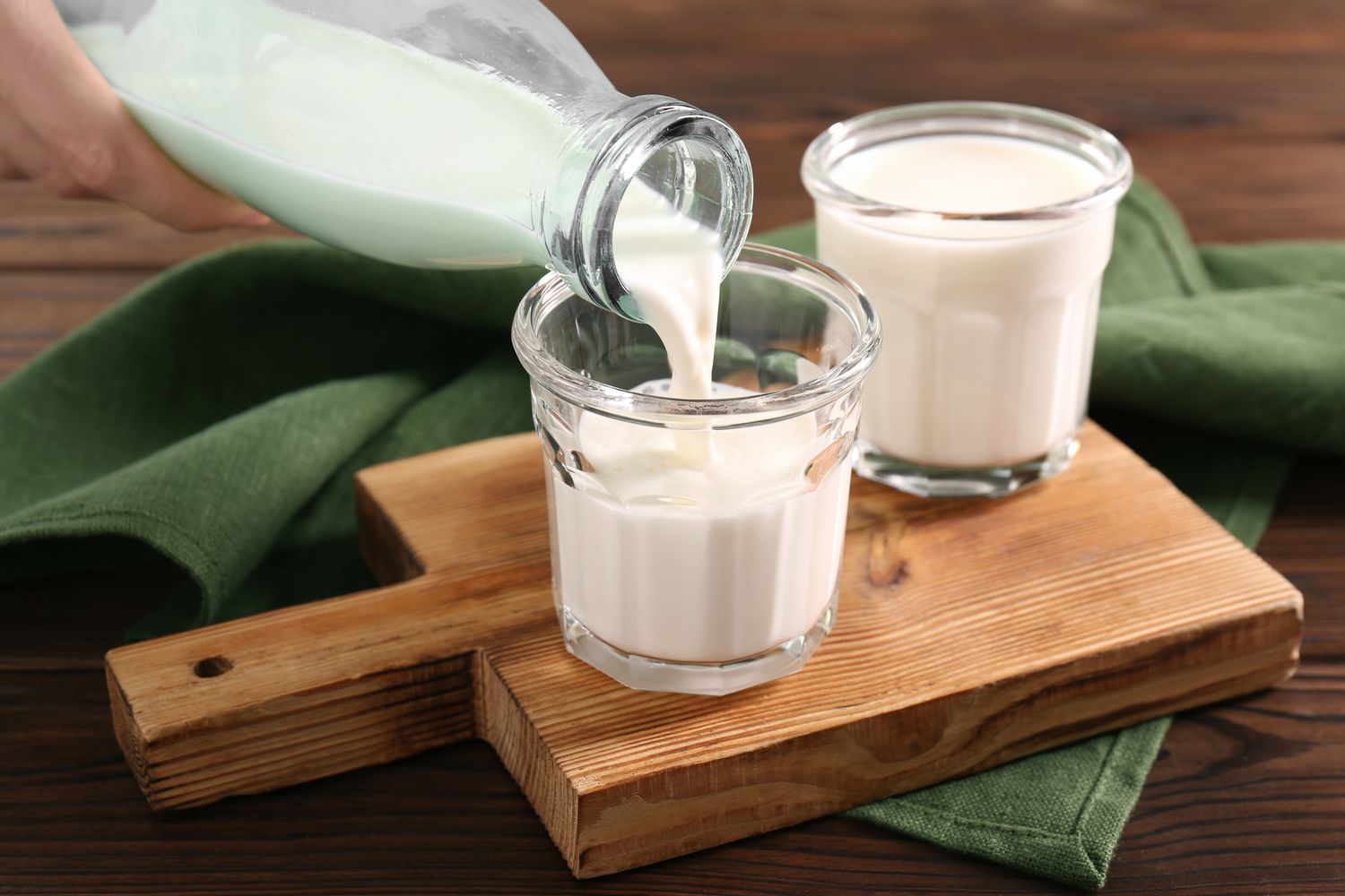 Health GettyImages IsOrganicMilkBetterForYou 7e90f834800447ddb43ddbd499260095